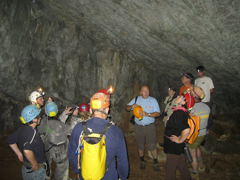 Ogled Planinskega polja in jam ob njem